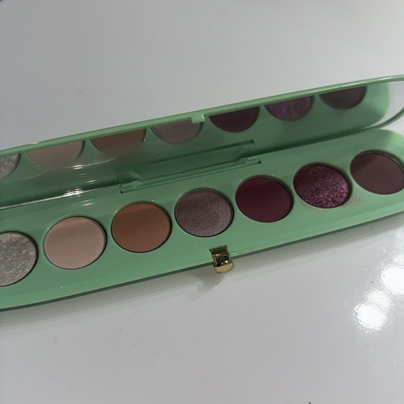 Discontinued Mark Jacobs eyeshadow palette - Picture 2 of 2
